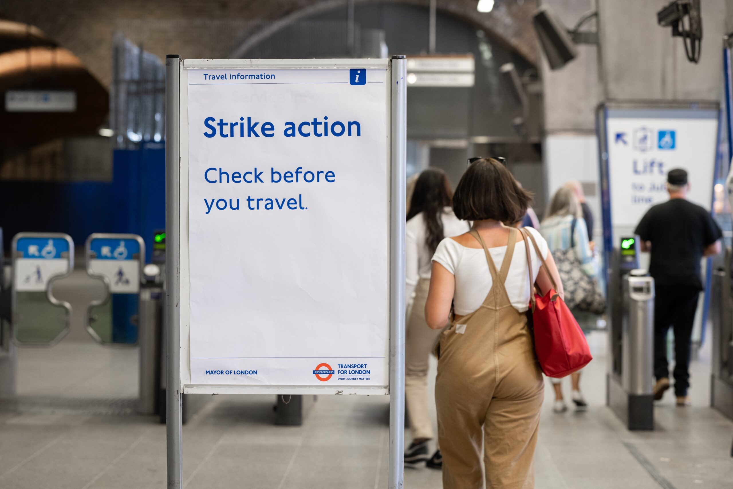 TfL Posters Re Travelling During Strikes CBYT1 Scaled 